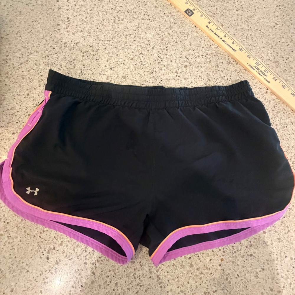 Under Armour Running Shorts Women Medium Black Purple Trim Lightweight Athletic